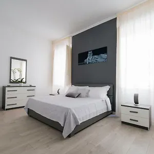 https://spanish-steps-3-bedrooms-cozyelegant-and-central.it-romehotels.com